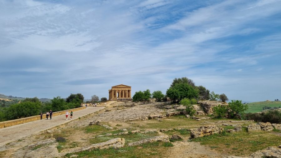 עמק המקדשים